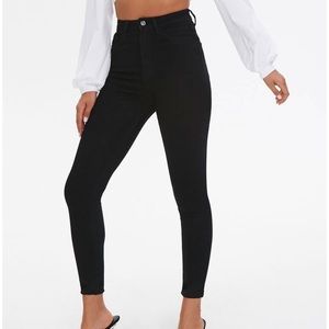 !!New!! Forever 21 black skinny jeans !!